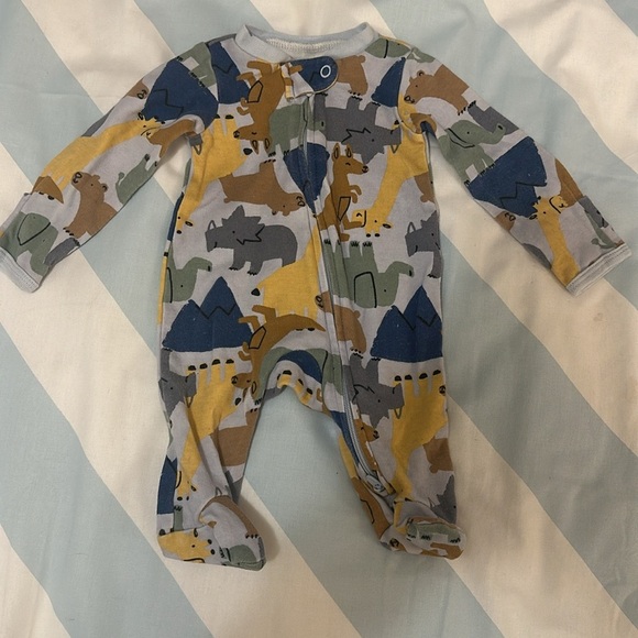 Carter's - pair of newborn fleece sleepers w/ 2-way zippers. - Picture 2 of 9